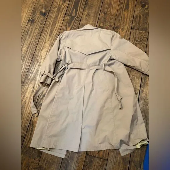 London Fog vintage tan Double-Breasted belted Trench Coat - Picture 9 of 9